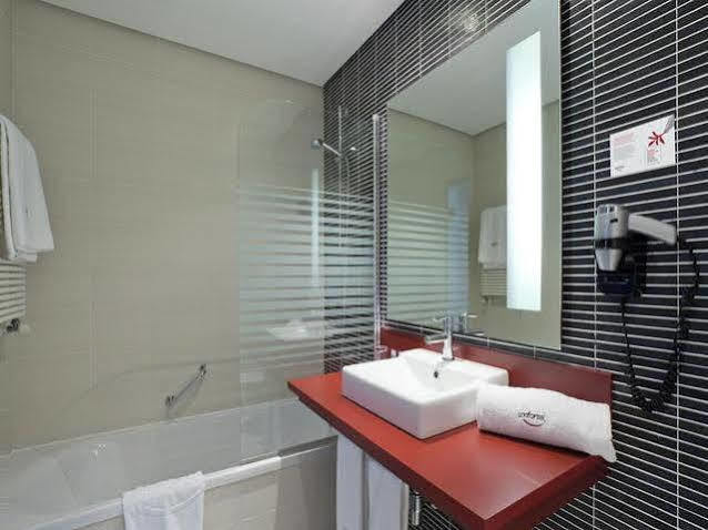Confortel Atrium Hotel 4*